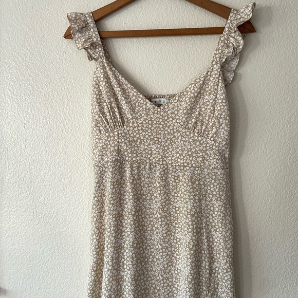 Floral Printed Maxi Dress - Picture 2 of 7